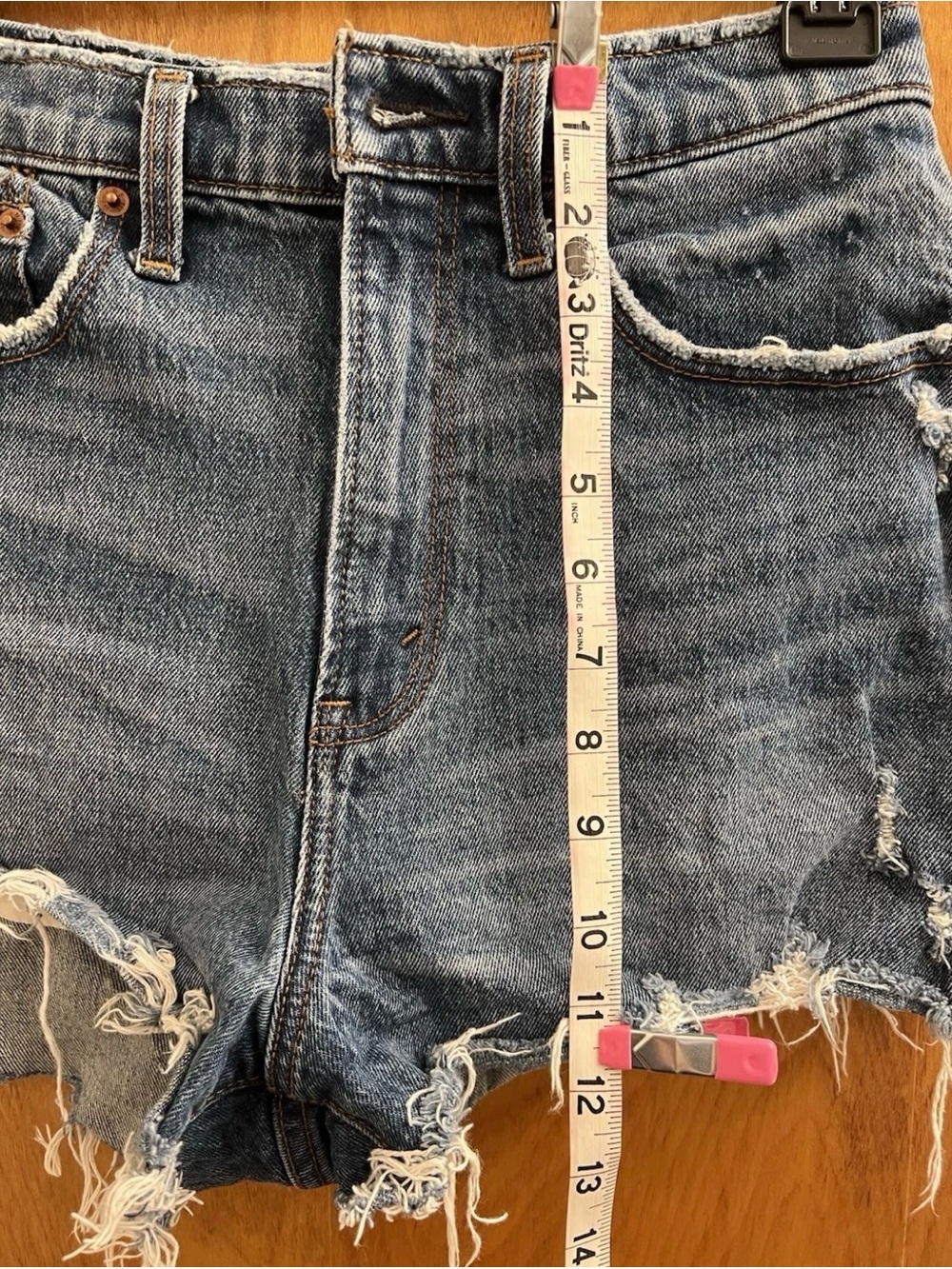 Abercrombie & Fitch High Rise Mom Denim Cutoff Shorts Blue 26” Waist - Picture 8 of 9